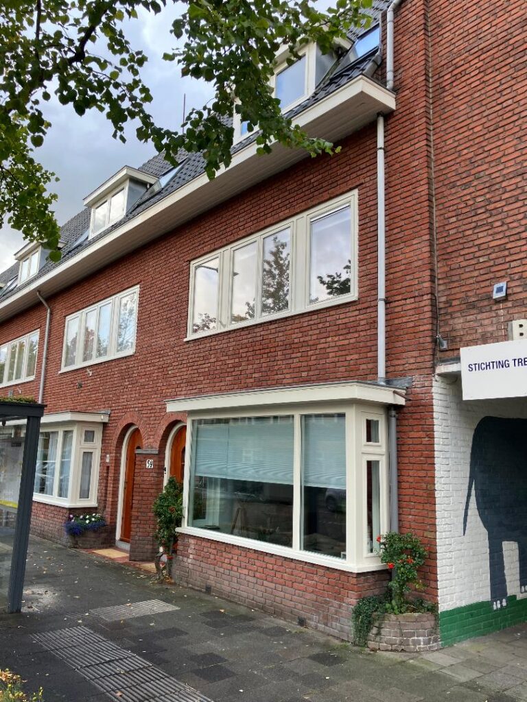 voorkant huis.jpg