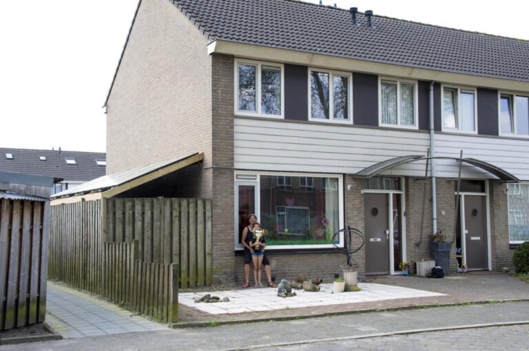 Hoekwoning – 1968, Uden