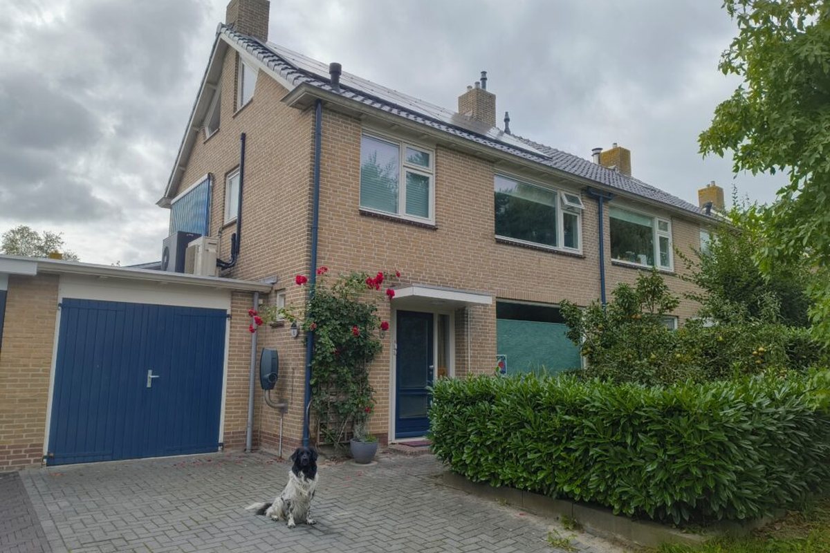 Twee-onder-een-kapwoning uit 1965 in Zuidhorn